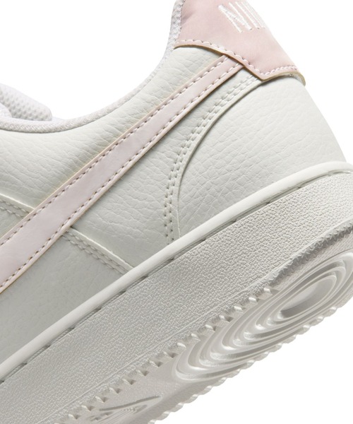 NIKE(ナイキ)の「ナイキ NIKE ナイキ コート ビジョン LO SE(スニーカー・レディース・ホワイト×ピンク・23.0cm/23.5cm/24.0cm/24.5cm/25.0cm)」の8枚目の写真