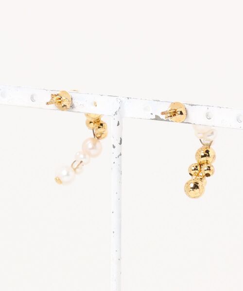 DESIGNWORKS(デザインワークス)の「【Completedworks /コンプリーテッドワークス】 Every Cloud Has ピアス(ピアス(両耳用)・レディース・ゴールド・フリー)」の2枚目の写真