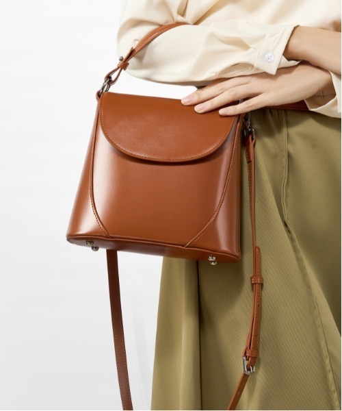 NiiNa(ニーナ)の「【 NiiNa / ニーナ 】【高品質牛革】2wayワンハンドルバケットバッグ(ショルダーバッグ・レディース・ホワイト・FREE)」の22枚目の写真