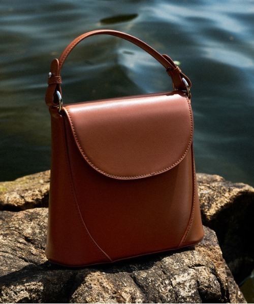 NiiNa(ニーナ)の「【 NiiNa / ニーナ 】【高品質牛革】2wayワンハンドルバケットバッグ(ショルダーバッグ・レディース・ホワイト・FREE)」の21枚目の写真