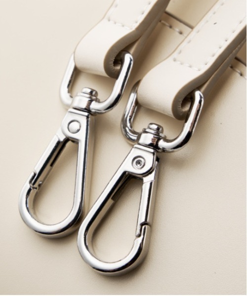 NiiNa(ニーナ)の「【 NiiNa / ニーナ 】【高品質牛革】2wayワンハンドルバケットバッグ(ショルダーバッグ・レディース・ホワイト・FREE)」の19枚目の写真