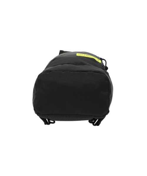 Manhattan Portage（マンハッタンポーテージ）の「LITTLE ITALY CROSSBODY BAG CORDURA GRINZA IRONWOOD（ボディバッグ/ウエストポーチ・メンズ・ブラック・SMALL）」の5枚目の写真