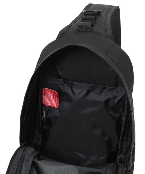 Manhattan Portage（マンハッタンポーテージ）の「LITTLE ITALY CROSSBODY BAG CORDURA GRINZA IRONWOOD（ボディバッグ/ウエストポーチ・メンズ・ブラック・SMALL）」の8枚目の写真