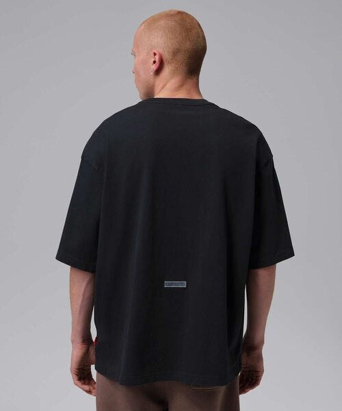 JORDAN BRAND(ジョーダンブランド)の「ジョーダン フライト エッセンシャル メンズ オーバーサイズド パッチ Tシャツ / Jordan Flight Essentials Men's Oversized Patch T-Shirt IO0034-010 Black(Tシャツ/カットソー・メンズ・ブラック・2XL/S/XL/L/M)」の9枚目の写真
