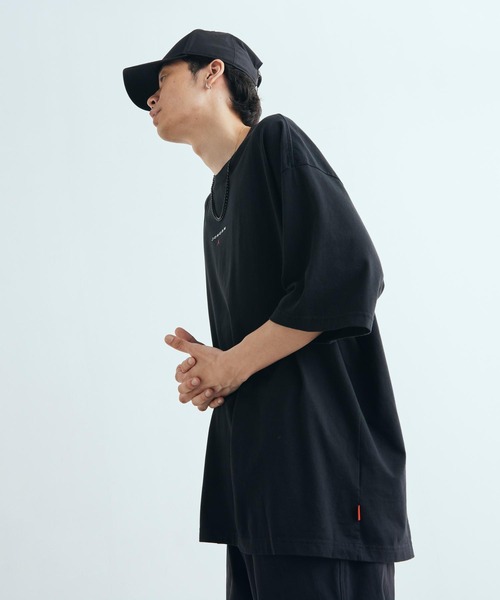 JORDAN BRAND(ジョーダンブランド)の「ジョーダン フライト エッセンシャル メンズ オーバーサイズド パッチ Tシャツ / Jordan Flight Essentials Men's Oversized Patch T-Shirt IO0034-010 Black(Tシャツ/カットソー・メンズ・ブラック・2XL/S/XL/L/M)」の6枚目の写真