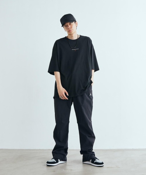 JORDAN BRAND(ジョーダンブランド)の「ジョーダン フライト エッセンシャル メンズ オーバーサイズド パッチ Tシャツ / Jordan Flight Essentials Men's Oversized Patch T-Shirt IO0034-010 Black(Tシャツ/カットソー・メンズ・ブラック・2XL/S/XL/L/M)」の3枚目の写真