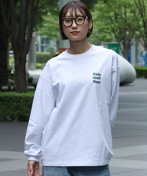 FFEIN(フェイン)の「【FFEIN】ワンポイント3段ロゴ刺繍ロンT / ユニセックス ロンT 長袖 刺繍 クルーネック オーバーサイズ(Tシャツ/カットソー・メンズ・ネイビー/アッシュグレー/ホワイト/ブラック・X-SMALL/SMALL/MEDIUM/LARGE)」の15枚目の写真