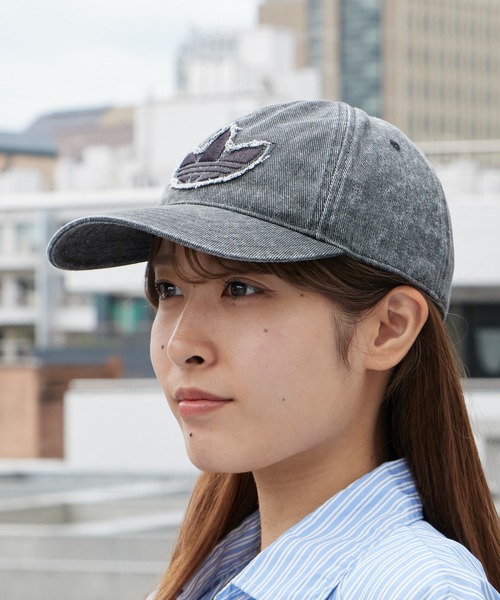 adidas(アディダス)の「adidas/アディダス HERI WASHED DEUNIM CAP デニム キャップ ブランドロゴ 2026年 夏 夏服(キャップ・レディース・ベージュ/ブラック・M/L)」の16枚目の写真