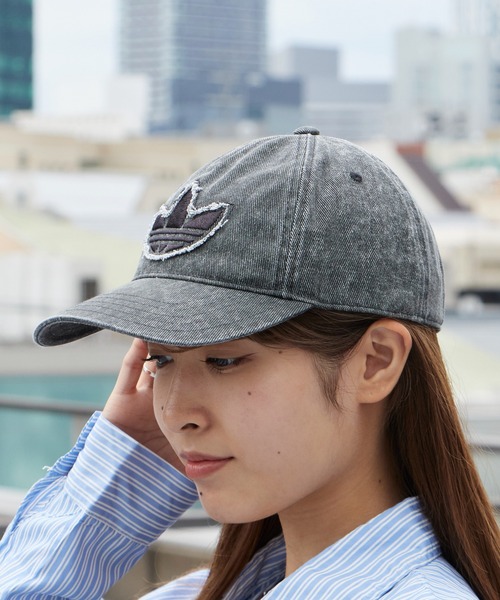 adidas(アディダス)の「adidas/アディダス HERI WASHED DEUNIM CAP デニム キャップ ブランドロゴ 2026年 夏 夏服(キャップ・レディース・ベージュ/ブラック・M/L)」の17枚目の写真