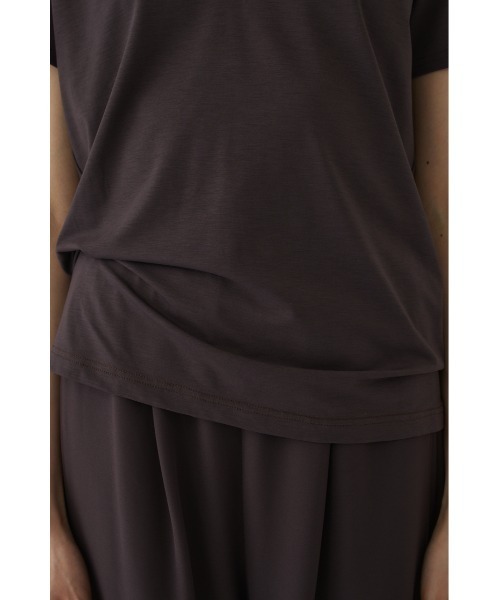 RIM.ARK(リムアーク)の「Smooth texture v-neck tee(スムース テクスチャー ブイネック ティー)(Tシャツ/カットソー・レディース・ダークブラウン/ブラック/ネイビー/ホワイト・FREE)」の13枚目の写真