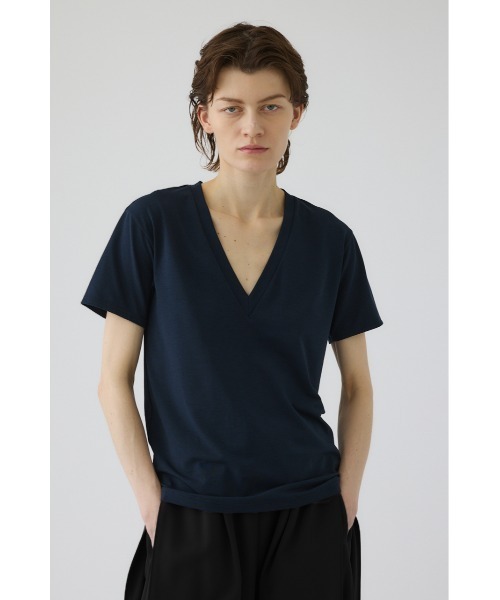 RIM.ARK(リムアーク)の「Smooth texture v-neck tee(スムース テクスチャー ブイネック ティー)(Tシャツ/カットソー・レディース・ダークブラウン/ブラック/ネイビー/ホワイト・FREE)」の15枚目の写真