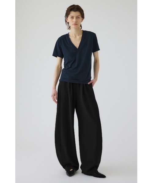 RIM.ARK(リムアーク)の「Smooth texture v-neck tee(スムース テクスチャー ブイネック ティー)(Tシャツ/カットソー・レディース・ダークブラウン/ブラック/ネイビー/ホワイト・FREE)」の16枚目の写真