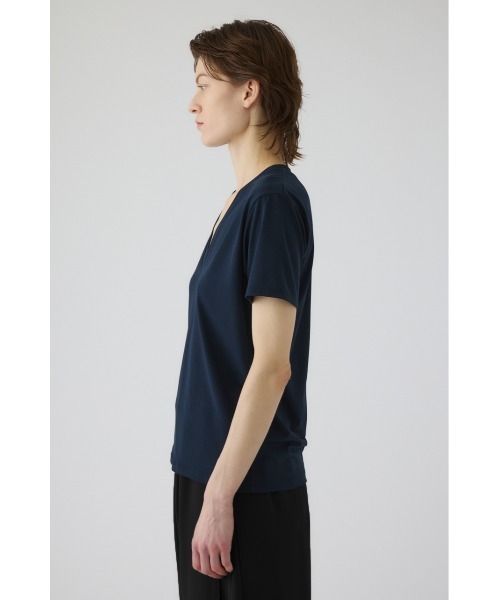 RIM.ARK(リムアーク)の「Smooth texture v-neck tee(スムース テクスチャー ブイネック ティー)(Tシャツ/カットソー・レディース・ダークブラウン/ブラック/ネイビー/ホワイト・FREE)」の8枚目の写真