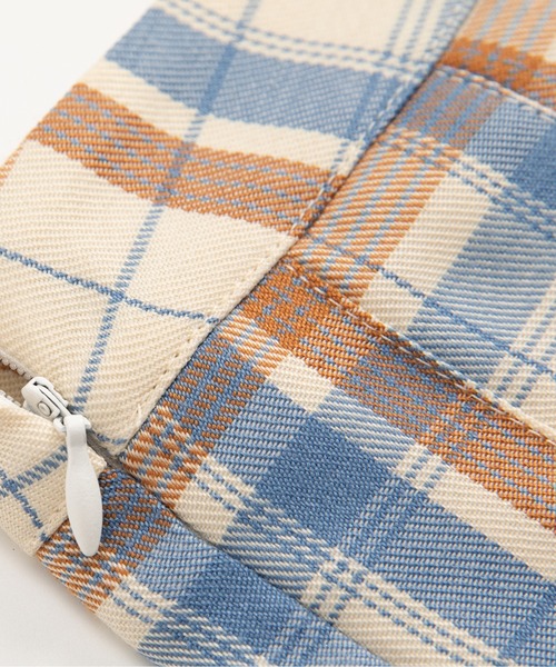LA POMME petit(ラポミ・プチ)の「Vintage Tartan Blazer Skirt Set Up(セットアップ・レディース・ベージュ・SMALL/MEDIUM)」の11枚目の写真