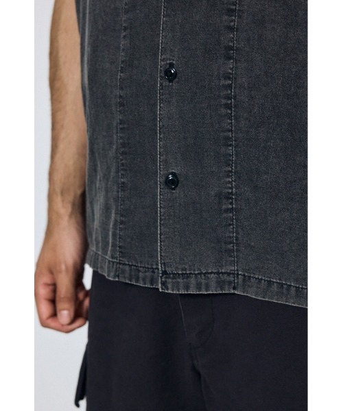 AZUL by moussy(アズールバイマウジー)の「ヴィンテージウォッシュ開襟シャツ(シャツ/ブラウス・メンズ・ブラック/ブルー・LARGE/MEDIUM)」の11枚目の写真