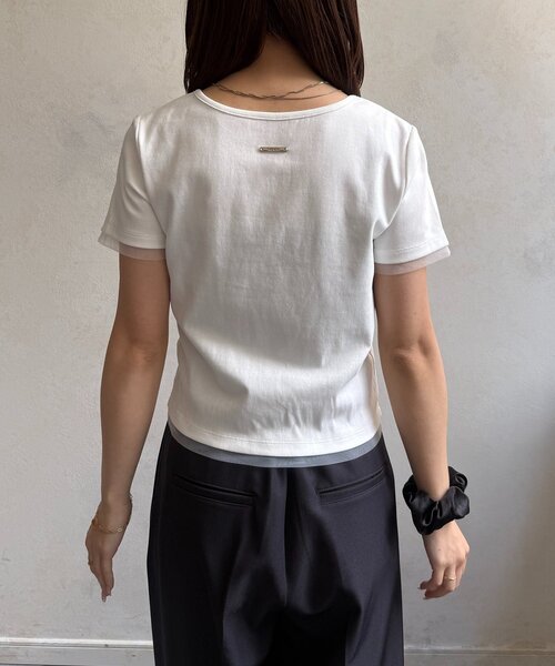 Thevon（ゼボン）の「ヘンリーネックチャーム付きコンパクトTシャツ（Tシャツ/カットソー・レディース・グレー/ブラック/オフホワイト・S/M）」の17枚目の写真