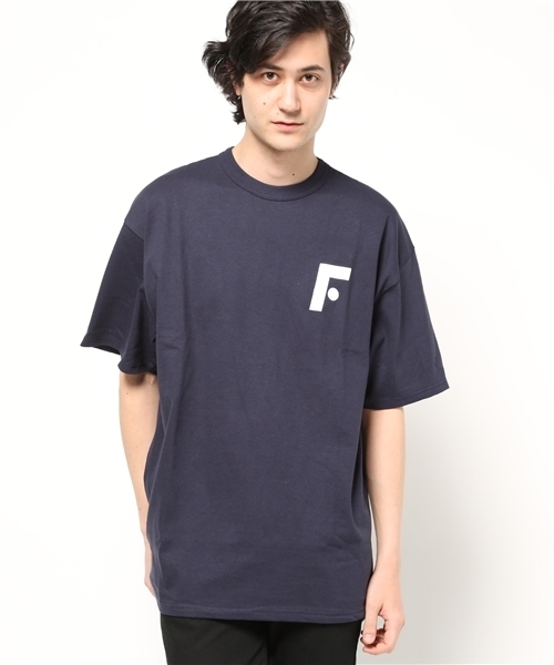 BEAMS T(ビームスティー)の「FRANK / F. チャンピオン ボディ Tシャツ(Tシャツ/カットソー・メンズ・ホワイト/ネイビー・MEDIUM/SMALL/LARGE)」の4枚目の写真