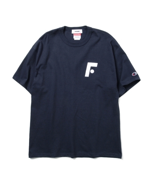 BEAMS T(ビームスティー)の「FRANK / F. チャンピオン ボディ Tシャツ(Tシャツ/カットソー・メンズ・ホワイト/ネイビー・MEDIUM/SMALL/LARGE)」の9枚目の写真