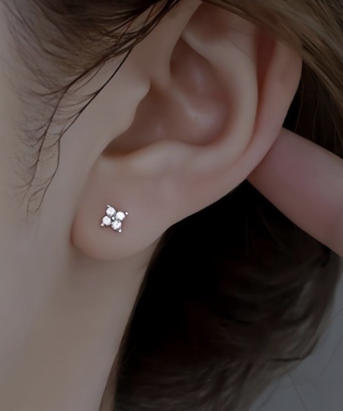 MASHIRO（マシロ）の「【MASHIRO】フラワークローバーモチーフアクリルストーンワンポイントペアピアス(MA/EKW163)（ピアス（両耳用）・レディース・シルバー/ゴールド・FREE）」の9枚目の写真