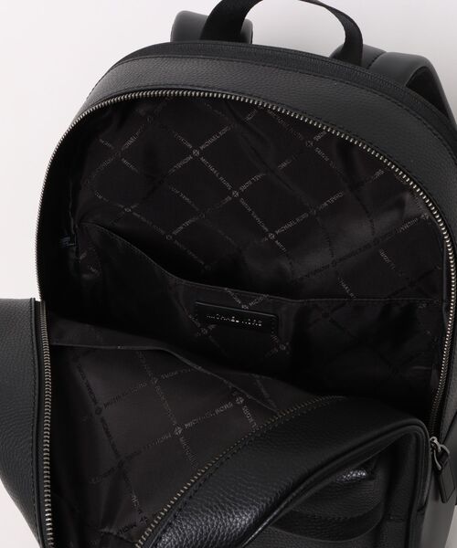 MICHAEL KORS(マイケルコース)の「PACEY ポケット Aライン バックパック(バックパック/リュック・メンズ・ブラック・FREE)」の3枚目の写真