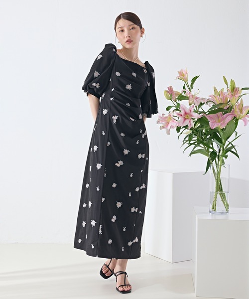 Kana（カナ）の「花柄刺繍ドレープパフスリーブドレス パーティー 結婚式 お呼ばれ オケージョン（ドレス・レディース・ベージュ/チャコールグレー/ブラック・M）」の8枚目の写真