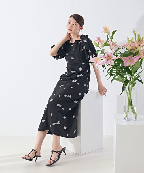 Kana（カナ）の「花柄刺繍ドレープパフスリーブドレス パーティー 結婚式 お呼ばれ オケージョン（ドレス・レディース・ベージュ/チャコールグレー/ブラック・M）」の9枚目の写真