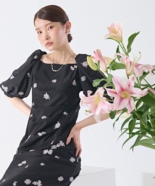 Kana（カナ）の「花柄刺繍ドレープパフスリーブドレス パーティー 結婚式 お呼ばれ オケージョン（ドレス・レディース・ベージュ/チャコールグレー/ブラック・M）」の10枚目の写真
