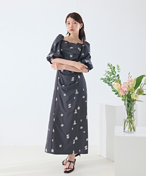 Kana（カナ）の「花柄刺繍ドレープパフスリーブドレス パーティー 結婚式 お呼ばれ オケージョン（ドレス・レディース・ベージュ/チャコールグレー/ブラック・M）」の14枚目の写真