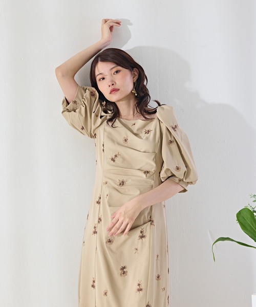 Kana（カナ）の「花柄刺繍ドレープパフスリーブドレス パーティー 結婚式 お呼ばれ オケージョン（ドレス・レディース・ベージュ/チャコールグレー/ブラック・M）」の19枚目の写真