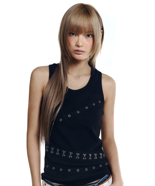 AAKAM(アーカム)の「Metal Piercing Sleeveless (Black)(Tシャツ/カットソー・レディース・その他・1/2)」の4枚目の写真