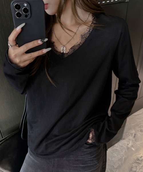 ONEP STAR(ワンピスター)の「レース切り替えVネック長袖カットソー(Tシャツ/カットソー・レディース・ホワイト/ブラック・MEDIUM/LARGE/X-LARGE)」の1枚目の写真