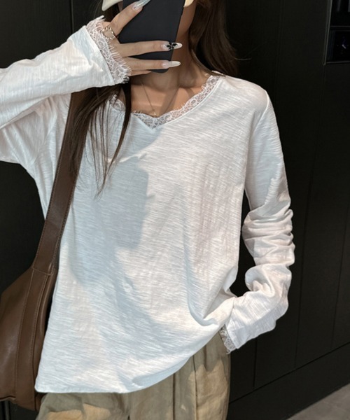 ONEP STAR(ワンピスター)の「レース切り替えVネック長袖カットソー(Tシャツ/カットソー・レディース・ホワイト/ブラック・MEDIUM/LARGE/X-LARGE)」の4枚目の写真
