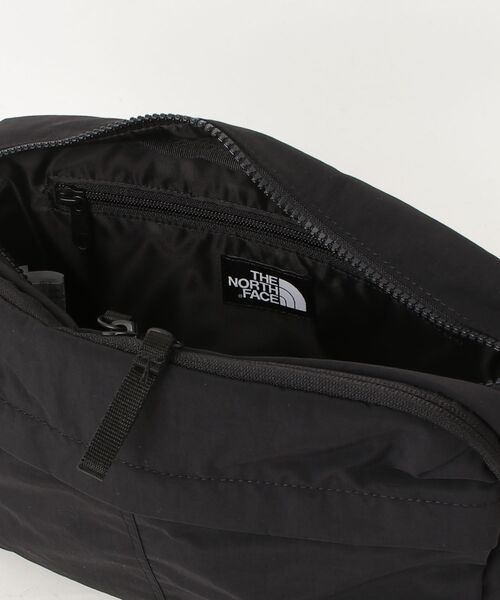 THE NORTH FACE(ザノースフェイス)の「【THE NORTH FACE/ザノースフェイス】TRAVEL CROSS BAG M NW トラベルクロスバッグ M ショルダーバッグ 軽量 クロスボディ ユニセックス(ショルダーバッグ・レディース・ブラック・ONE SIZE)」の2枚目の写真