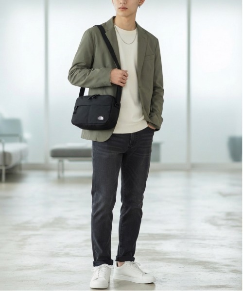 THE NORTH FACE(ザノースフェイス)の「【THE NORTH FACE/ザノースフェイス】TRAVEL CROSS BAG M NW トラベルクロスバッグ M ショルダーバッグ 軽量 クロスボディ ユニセックス(ショルダーバッグ・レディース・ブラック・ONE SIZE)」の16枚目の写真