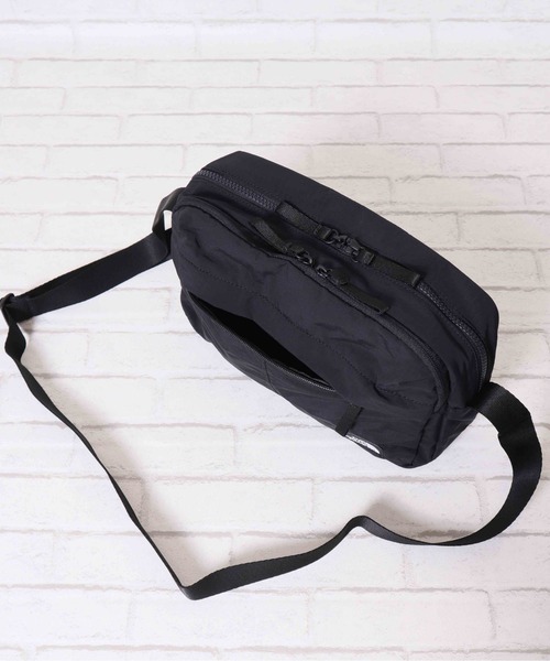 THE NORTH FACE(ザノースフェイス)の「【THE NORTH FACE/ザノースフェイス】TRAVEL CROSS BAG M NW トラベルクロスバッグ M ショルダーバッグ 軽量 クロスボディ ユニセックス(ショルダーバッグ・レディース・ブラック・ONE SIZE)」の5枚目の写真