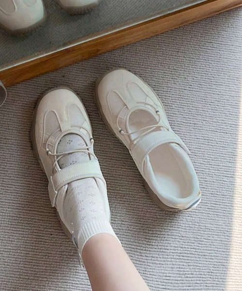 Miniministore(ミニミニストア)の「厚底メリージェーンスニーカーバレエコア靴(スニーカー・レディース・ベージュ/ブルーグレー/アイボリー・23.0cm/23.5cm/24.0cm/24.5cm/22.5cm)」の6枚目の写真