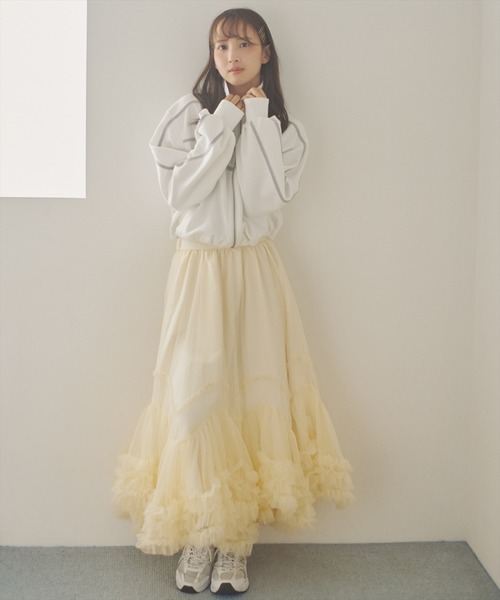 AND COUTURE(アンドクチュール)の「ボリュームフリルヘムチュールスカート(スカート・レディース・アイボリー/ブラック/オレンジ/グレー・FREE)」の17枚目の写真