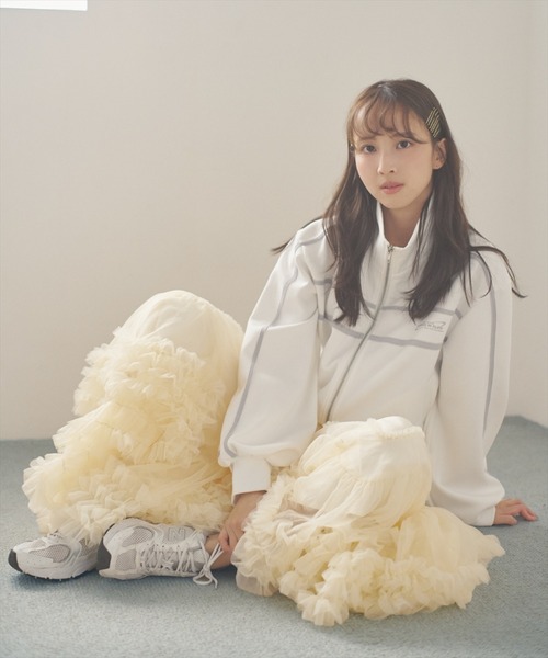 AND COUTURE(アンドクチュール)の「ボリュームフリルヘムチュールスカート(スカート・レディース・アイボリー/ブラック/オレンジ/グレー・FREE)」の19枚目の写真