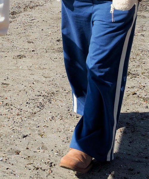 BILLABONG(ビラボン)の「BILLABONG ウィメンズ SURF CAMP HERITAGE LONG PANTS ロングパンツ 【2026年秋冬モデル】/ビラボンリラックスシルエットスウェットパンツ(スウェットパンツ・レディース・ブルー系その他/エメラルド・LARGE/MEDIUM)」の4枚目の写真