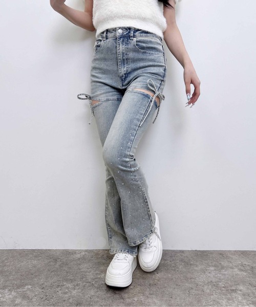INGNI(イング)の「サイドリボンビジュー付フレアデニムパンツ(デニムパンツ・レディース・ブルー系その他/グレー/ブルー系その他3/ブルー系その他4・S/M)」の3枚目の写真