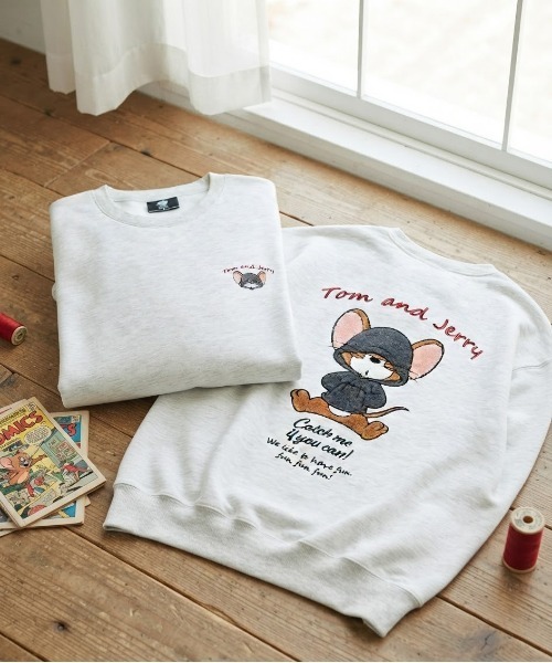 Tom&Jerry(トムアンドジェリー)の「【TOM & JERRY/トムとジェリー】キャラクターサガラ刺繍クルーネックスウェット(裏起毛) ユニセックス(スウェット・レディース・スミクロ/ブラック/オートミール/サックスブルー/オフホワイト/グレイッシュベージュ・LARGE/MEDIUM)」の4枚目の写真