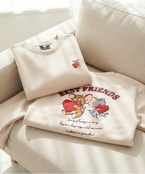 Tom&Jerry(トムアンドジェリー)の「【TOM & JERRY/トムとジェリー】キャラクターサガラ刺繍クルーネックスウェット(裏起毛) ユニセックス(スウェット・レディース・スミクロ/ブラック/オートミール/サックスブルー/オフホワイト/グレイッシュベージュ・LARGE/MEDIUM)」の5枚目の写真