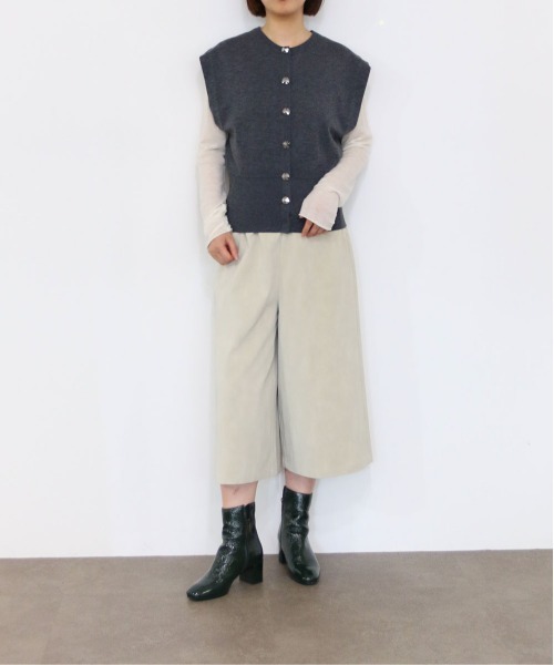 Marilyn Moon(マリリンムーン)の「eco-suede half pants(その他パンツ・レディース・ブラック/ブラウン/アイボリー・FREE)」の13枚目の写真