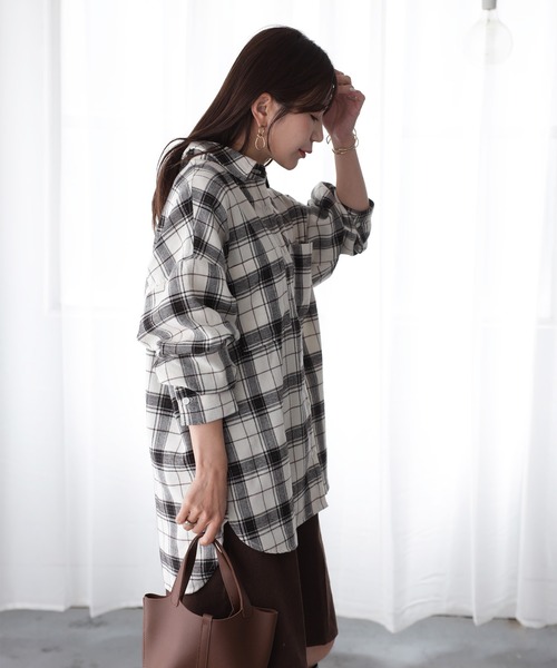 Riberry(リベリー)の「オンブレチェックオーバーサイズシャツ(シャツ/ブラウス・レディース・ライトブルー/アイボリー/ブラック/ラベンダー/ブラウン・FREE)」の20枚目の写真