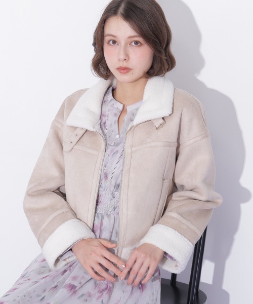 JILL by JILL STUART(ジルバイジルスチュアート)の「フェイクムートンフライトジャケット(ムートンコート・レディース・ベージュ/ピンク・SMALL/MEDIUM)」の2枚目の写真
