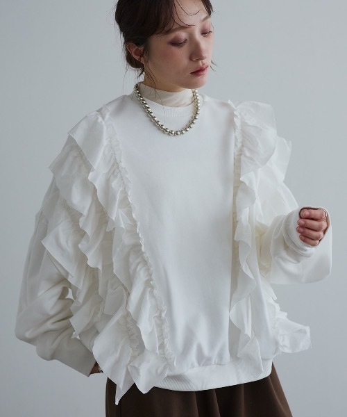 W:Huku(フーク)の「ビッグフリルロングスリーブスウェットプルオーバー / Long-Sleeve Sweatshirt Pullover with Large Ruffles(スウェット・レディース・オフホワイト/ブルー系/杢グレー/ブラック・FREE)」の2枚目の写真