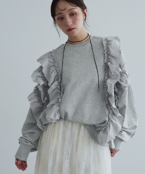 W:Huku(フーク)の「ビッグフリルロングスリーブスウェットプルオーバー / Long-Sleeve Sweatshirt Pullover with Large Ruffles(スウェット・レディース・オフホワイト/ブルー系/杢グレー/ブラック・FREE)」の17枚目の写真