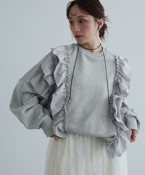 W:Huku(フーク)の「ビッグフリルロングスリーブスウェットプルオーバー / Long-Sleeve Sweatshirt Pullover with Large Ruffles(スウェット・レディース・オフホワイト/ブルー系/杢グレー/ブラック・FREE)」の21枚目の写真