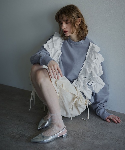 W:Huku(フーク)の「ビッグフリルロングスリーブスウェットプルオーバー / Long-Sleeve Sweatshirt Pullover with Large Ruffles(スウェット・レディース・オフホワイト/ブルー系/杢グレー/ブラック・FREE)」の8枚目の写真