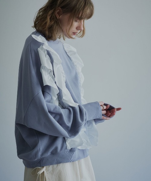 W:Huku(フーク)の「ビッグフリルロングスリーブスウェットプルオーバー / Long-Sleeve Sweatshirt Pullover with Large Ruffles(スウェット・レディース・オフホワイト/ブルー系/杢グレー/ブラック・FREE)」の9枚目の写真